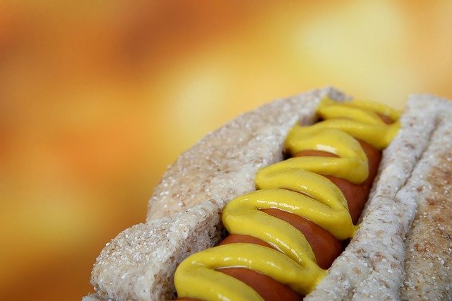 Cachorro-quente (grande) na barraquinha